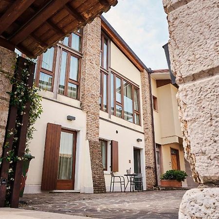 Bed and Breakfast Ad Sidera Pastrengo Exterior foto